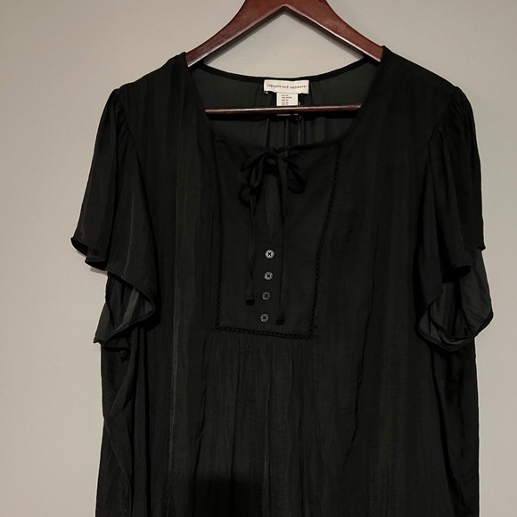 NWT Black blouse 1XL Cupcakes and Cashmere - Picture 1 of 4
